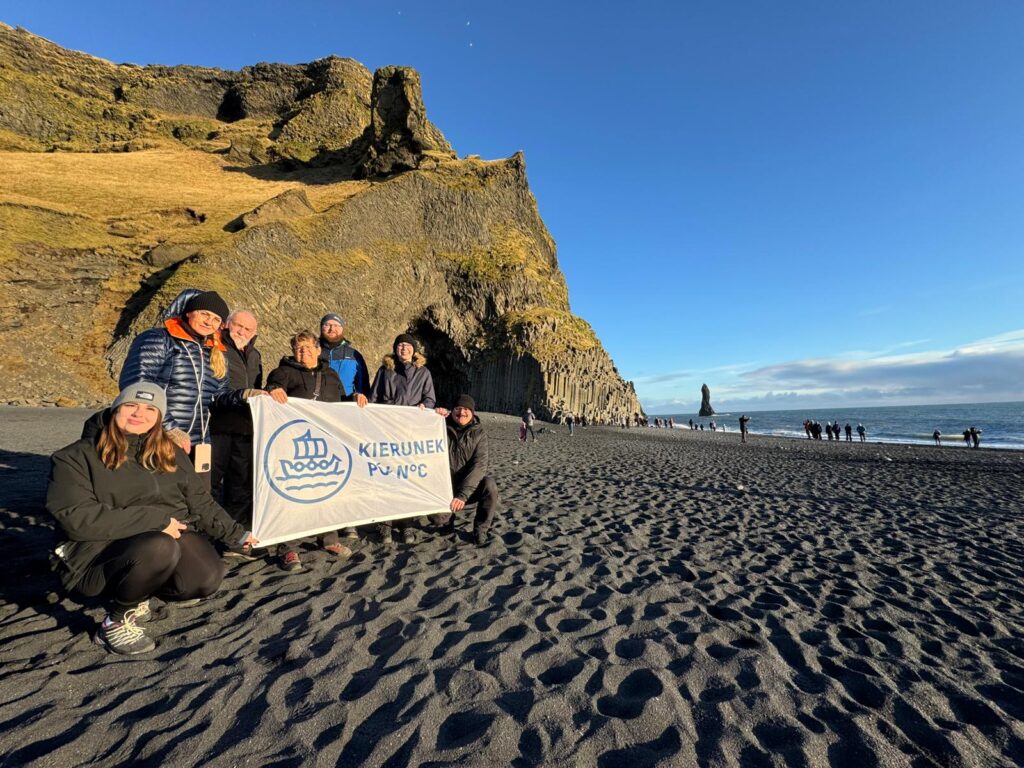 islandia czarna plaża