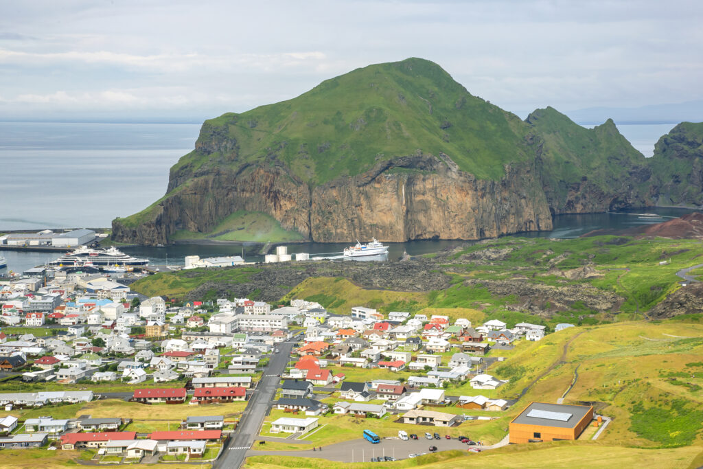 Vestmannaeyjar na południu Islandii – co zobaczyć, jak dojechać?